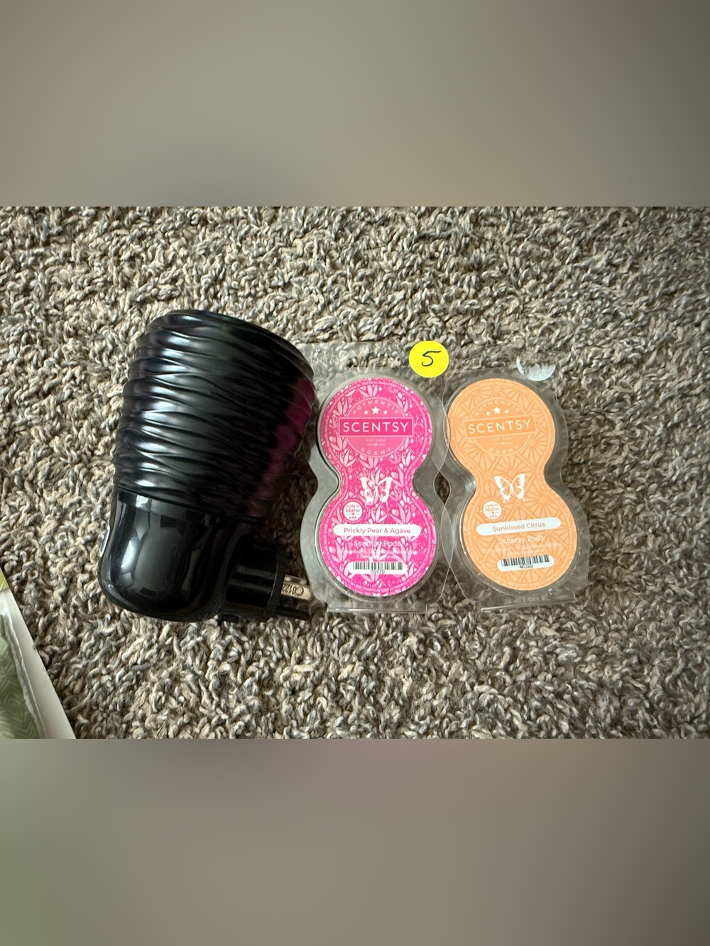 Scentsy Black Warmer with Pink Prickly Pear & Orange Sunkissed Citrus Bars